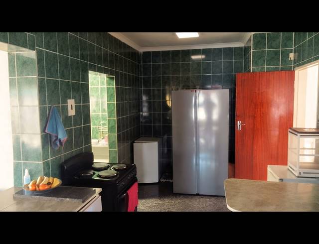 3 BEDROOM HOUSE FOR SALE IN VANDERBIJLPARK SE 6